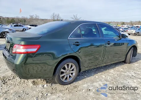 2010 Toyota Camry Base z USA, uszkodzony, nr VIN 4T1BF3EK4AU526530